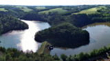 Luftpanorama von der Wahnbachtalsperre, nördliche Staumauer. [Panorama]